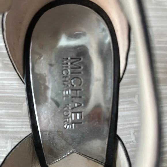 Michael Michael kors zip up bootie heel size 8.5 - Picture 4 of 4